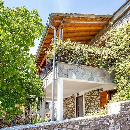 Spiti Dyo Semesterbostad