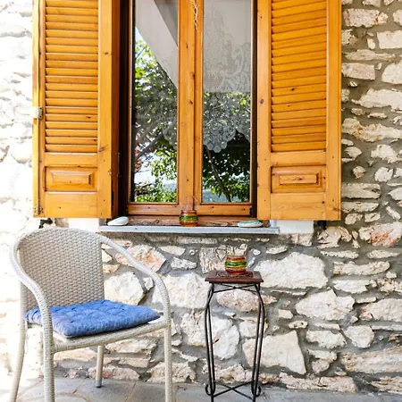 Spiti Dyo Semesterbostad *